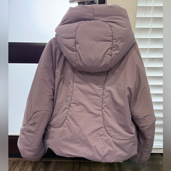 Lululemon lavender puffer - Picture 4 of 5